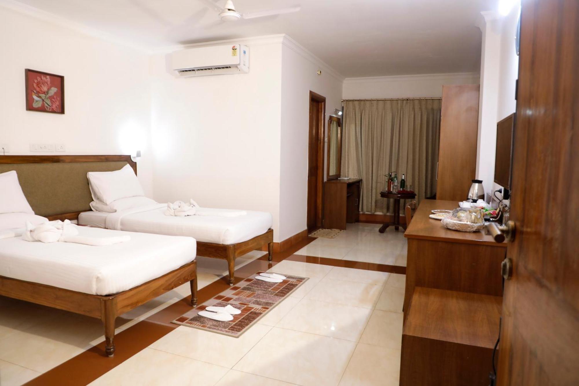 Hotel Golden Anchor Paradip Garh Exterior foto